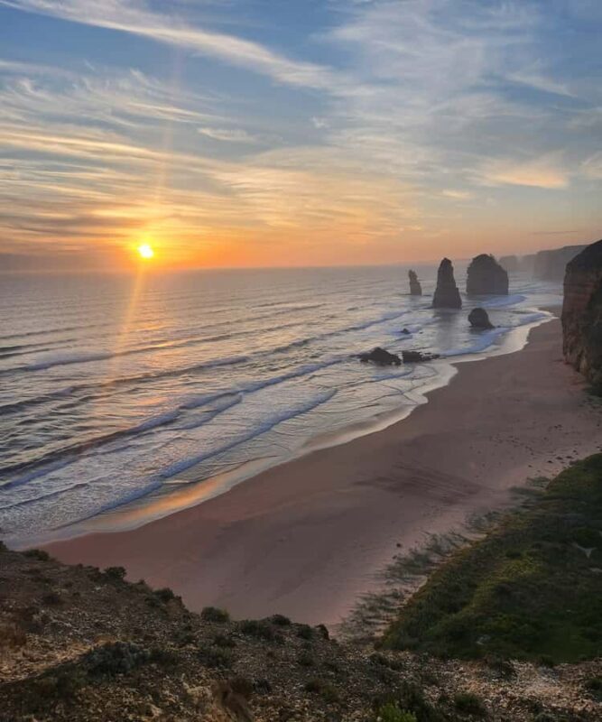 PREMIUM Great Ocean RD Tour REVRS-Dlux MINIBUS-Hotel PickUP - Who Should Consider This Tour?