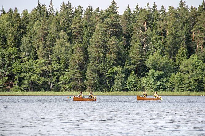 Premium guided Canoe Tour in lake Plateliai Handcrafted inventory and picnic set - FAQs