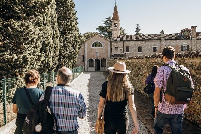 Premium Lagoon Excursion: Murano Glass, Burano & Lace Museum - Authenticity and the Experience of Local Craft