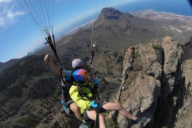 Premium paragliding in Tenerife with the best staff of pilots: Emotion and safety - An Honest Look at the Paragliding Tour in Tenerife