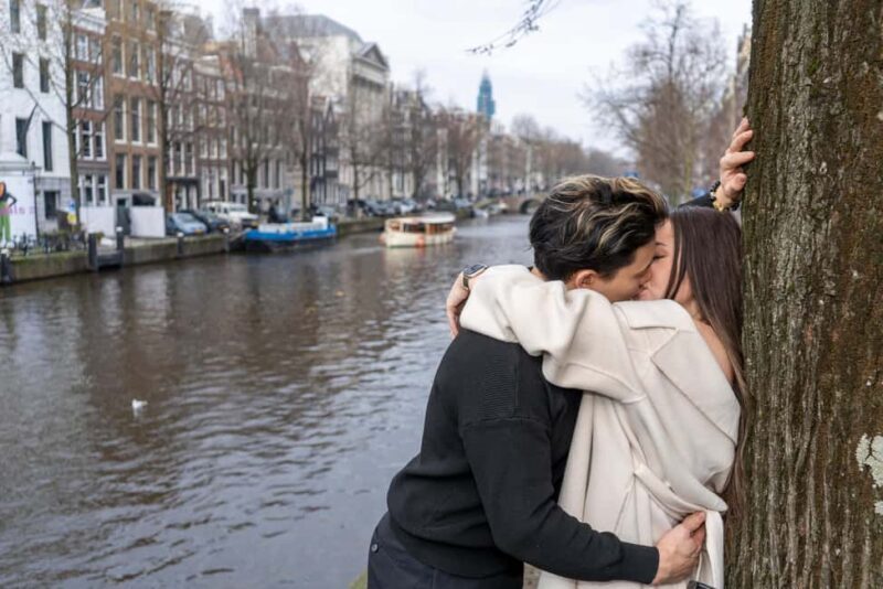 Premium Romantic Photoshoot Experience for Couples - A Genuine Look at the Romantic Photoshoot Experience in Amsterdam