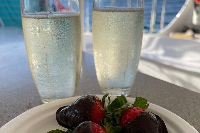 Premium Sunset Dinner Cruise from Kaanapali Beach - The Experience in Detail