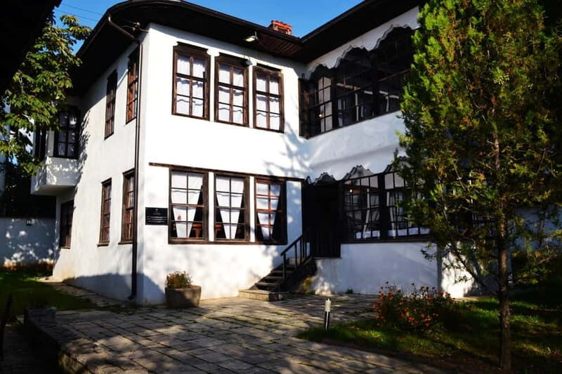 Prishtina: Guided Walking Tour with a Local - Key Points