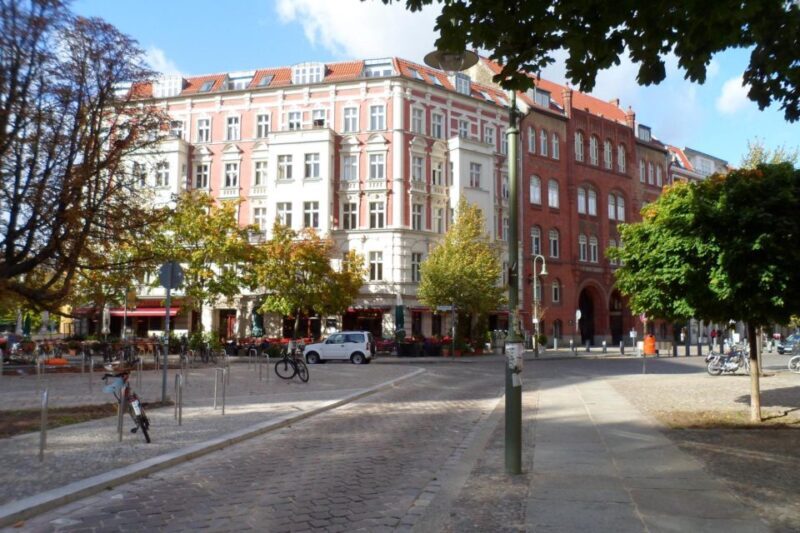 Privat: Berlin: Walking Tour of Prenzlauer Berg - Food & Drink: The Currywurst Experience