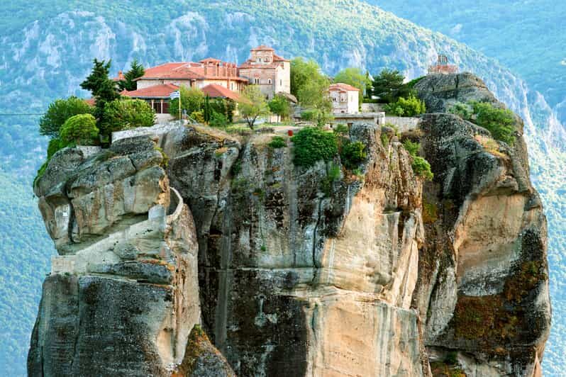 Private 2-Day Tour to Delphi & Meteora from Athens - Key Points