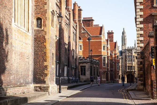 Private 2-Hour Cambridge Walking Tour With University Alumni Guide - Who Should Consider This Tour?