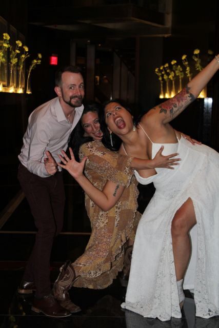 Private 2-Hour LV Limo Tour with Champagne and LV Goodies - Key Points