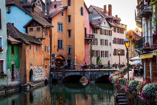 Private 2-hour Walking Tour of Annecy with official tour guide - FAQ