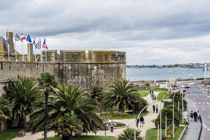 Private 2-hour Walking Tour of Saint Malo with private official tour guide - A Closer Look at the Tour Itinerary
