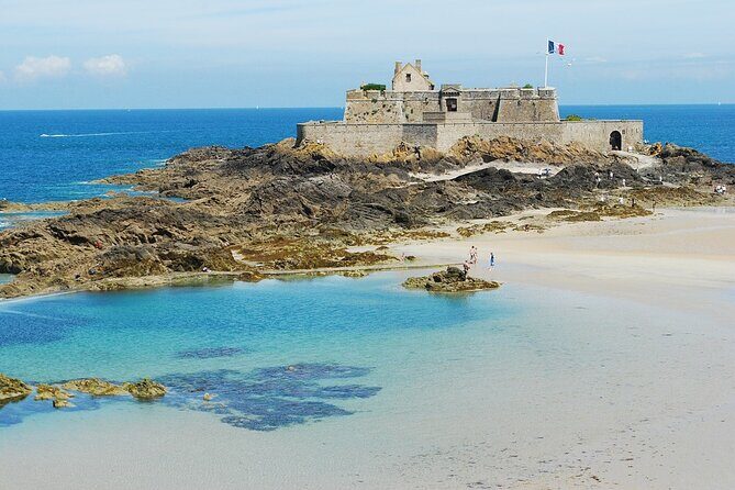 Private 2-hour Walking Tour of Saint Malo with private official tour guide - The Experience You Can Expect