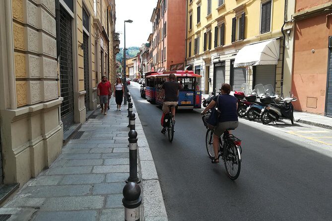 Private 3-hour Walking Tour of Bologna with private official tour guide - Analyzing the Cost and Value
