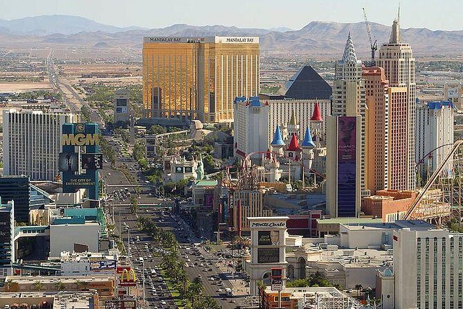 Private 3-Hour Walking Tour of the Las Vegas Strip with Licensed Tour Guide - What to Expect from This Tour