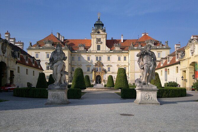 Private 4 Castles Day Trip from Vienna to South Moravian Region - Stop 1: Valtice