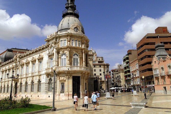 Private 4-hour walking tour of Cartagena with official tour guide - An In-Depth Look at the 4-Hour Cartagena Walking Tour