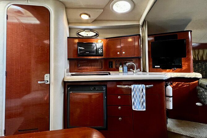 Private 4 Hours Sea Ray 34 Foot Yacht Rental in Miami - The Sum Up: Who Is This Yacht Rental Perfect For?