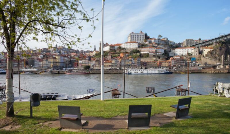 Private 4 hours tour of the "Main Monuments" in Oporto - The Highlights: What Youll See and Experience