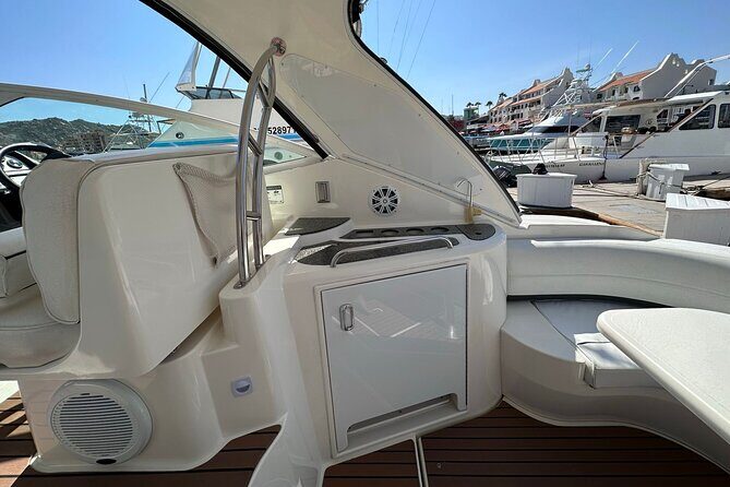 Private 42-foot luxury yacht tour in Los Cabos - FAQ