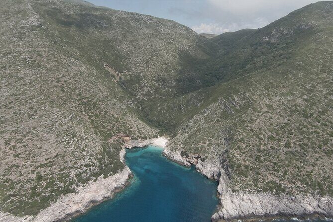 Private 6 H Boat Dafina Bay & Bear's Bay - What’s Included and How It Shapes Your Day