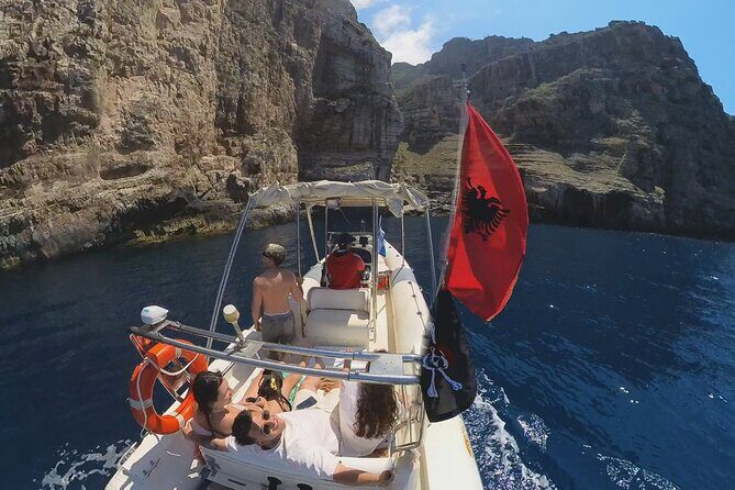 Private 6 H Boat Dafina Bay & Bear's Bay - How to Make the Most of Your Day
