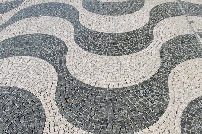 Private 6 or 10 Food Tasting and City Highlights Tour in Lisbon - Final Thoughts