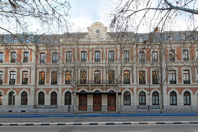 Private 8-hour City Tour of Madrid with driver,guide with pick up - FAQs