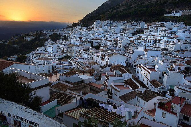 Private 8-hour Tour to Mijas Marbella and Puerto Banús from Malaga - What to Expect and Tips for Your Day