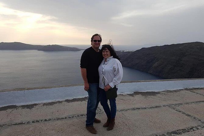Private 8h tour on Santorini - FAQs