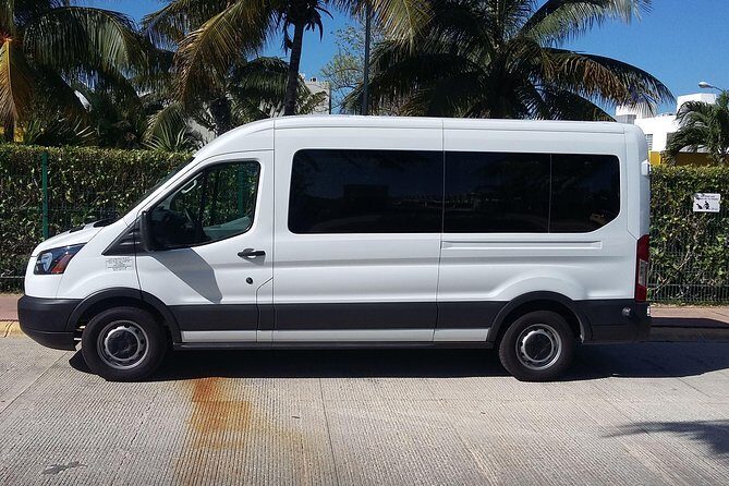 Private Airport Transfer: Cancun Airport  Hotel Zone (One Way) - Vehicle and Service Quality