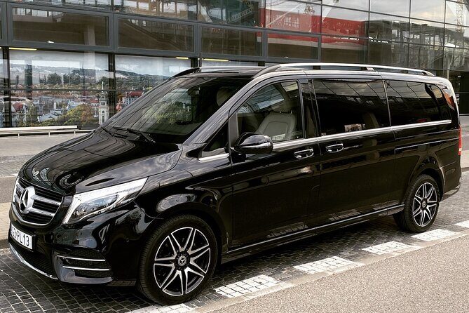 Private Airport Transfer: From Gdansk Airport to Gdynia (PAX 7) - Key Points