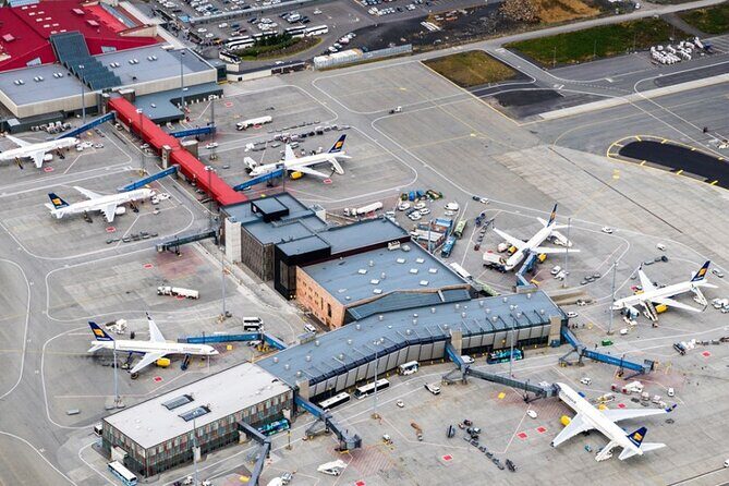 Private Airport Transfer from Reykjavik to Keflavik Int. Airport - Why You Might Choose This Service