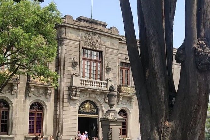 Private and Guided Tour to Chapultepec Castle with Transportation - An Honest Look at the Experience