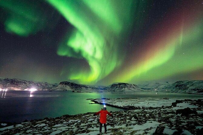 Private Aurora Hunt with Photos in Super Defender - Key Points