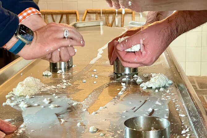 Private Azeitão Cheese Workshop: Wine & Sesimbra from Lisbon - Who Should Consider This Tour?