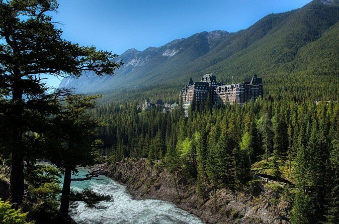 Private Banff Full Day trip in Luxury Car - FAQ