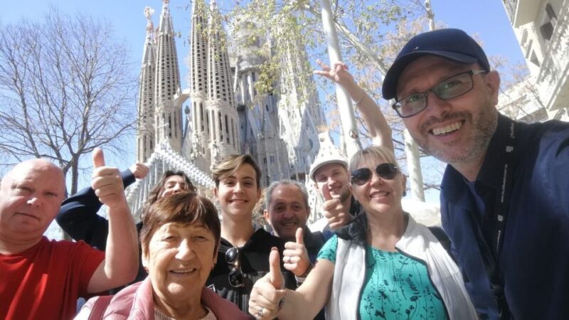 Private Barcelona Modernism and Gaudí Walking Tour - Key Points
