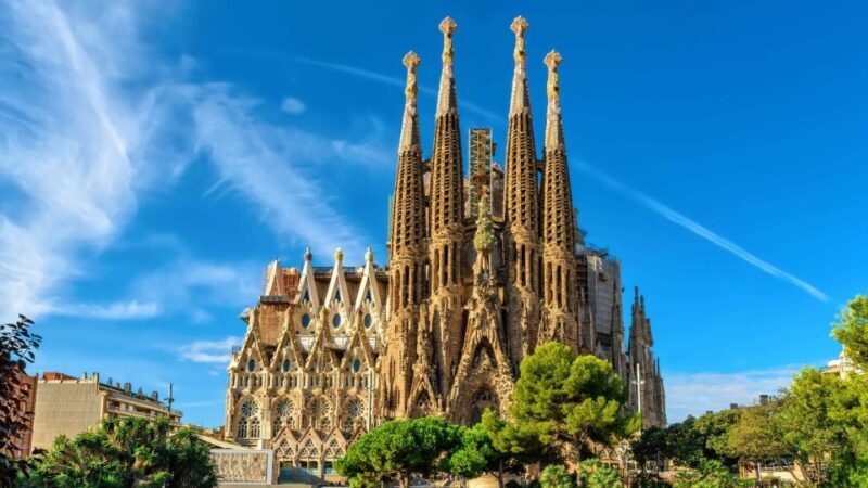 Private Barcelona Modernism and Gaudí Walking Tour - Practical Tips for Travelers