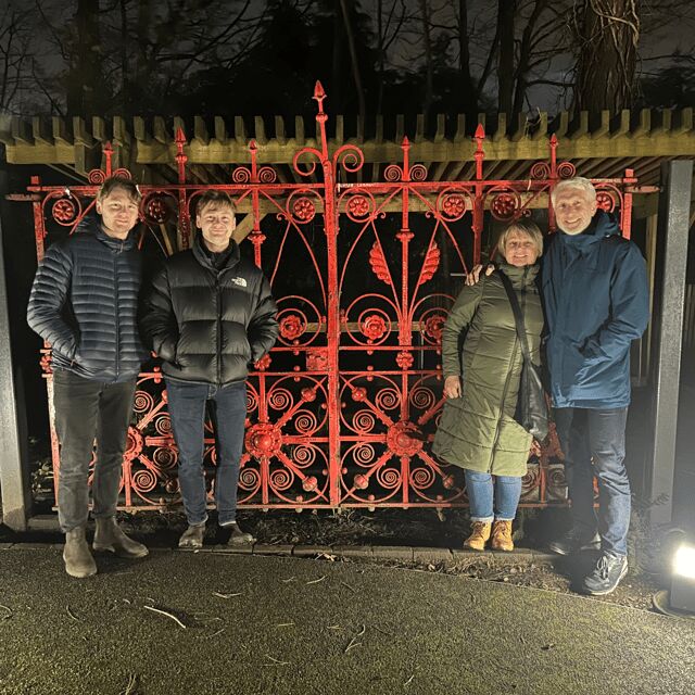 Private Beatles & Beer Bus tour 4 hour & drinks 1-8 people - Pricing & Value