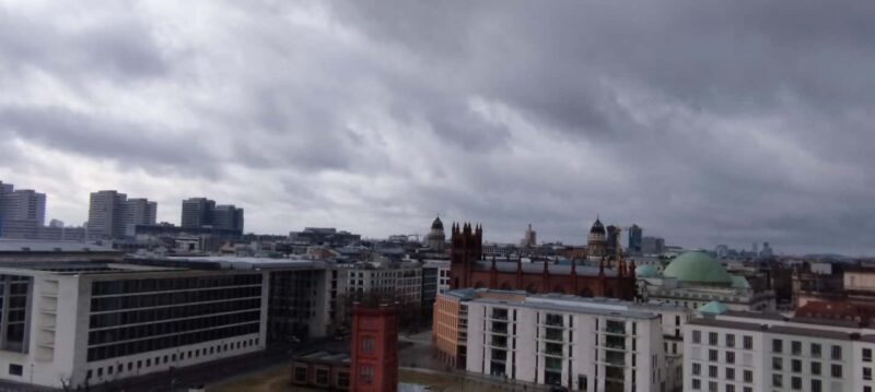 Private Berlin by Evening/Night Minivan, Driver aand Guide - What Can You Expect During the Tour?