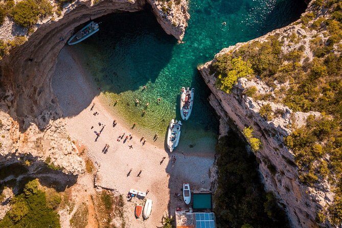 Private Blue Cave and Hvar - 5 Islands Tour - Key Points