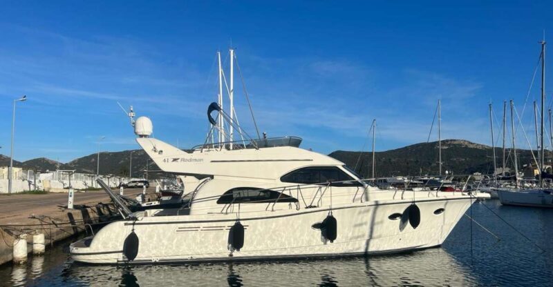 Private Boat Coastline Day Trip - What to Expect: A Day of Style and Serenity