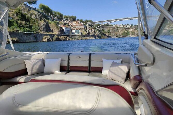 Private Boat Tour 6 Bridges and Ribeira 1h30 group price up to 6px - Final Thoughts