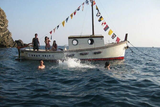 Private Boat Tour Along the Cinque Terre - What to Expect: Practical Details