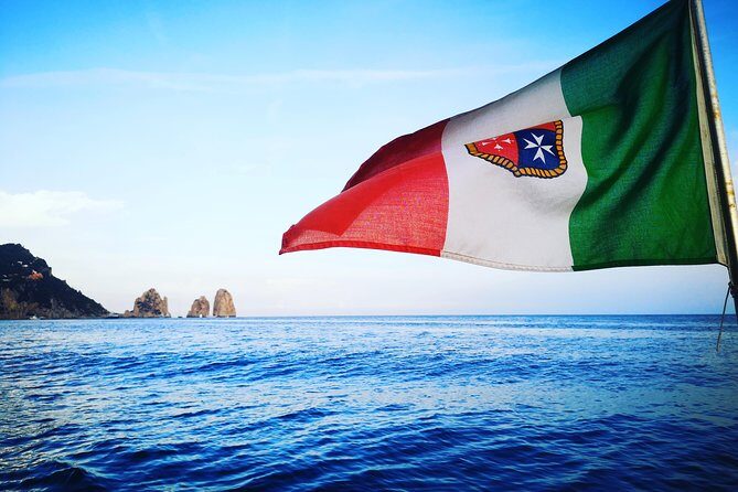 Private boat tour around Capri with Classy Gozzo - FAQ