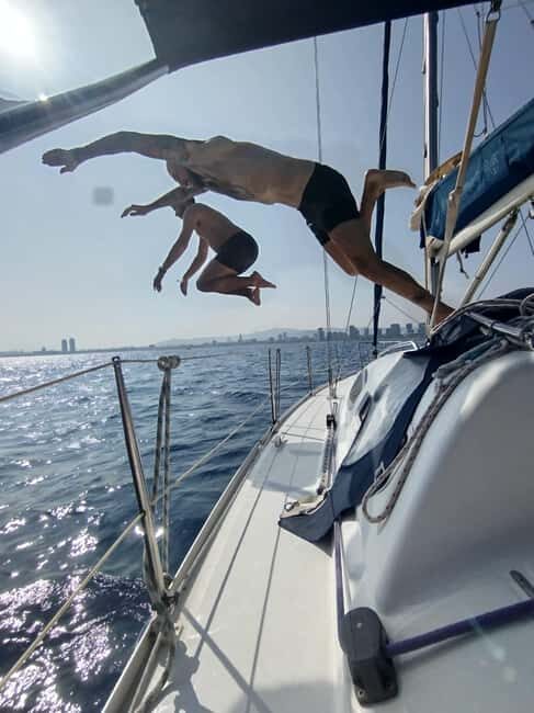 Private boat tour, Barcelona, Badalona, until 9 people. - Key Points