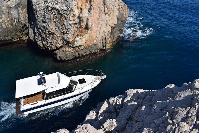 Private boat tour - caves, snorkeling, bays and beaches - Who Would Love This Tour?