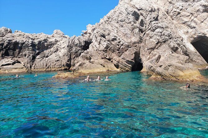 Private boat tour- explore the islands, find hidden caves and try snorkelling - The Atmosphere and Service