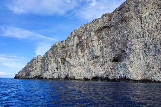 Private boat Tour in Santorini - Key Points