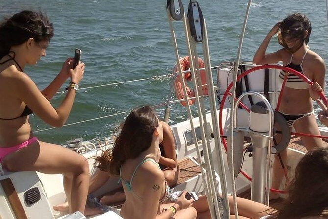 PRIVATE BOAT TOUR Lisbon - A Detailed Look at the Private Boat Tour in Lisbon