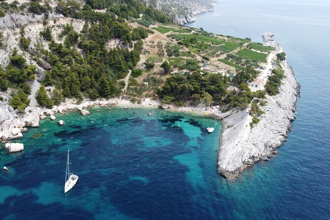 Private boat tour of Red rocks & Pakleni islands - FAQs