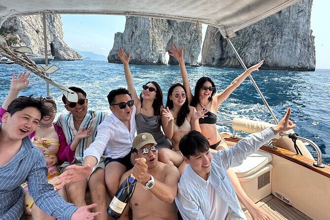 Private boat tour to Capri and Blue Grotto on Gozzo 32 ft - Dining Options and Additional Experiences
